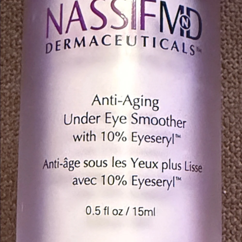 Anti-Aging Under Eye Smoother - White